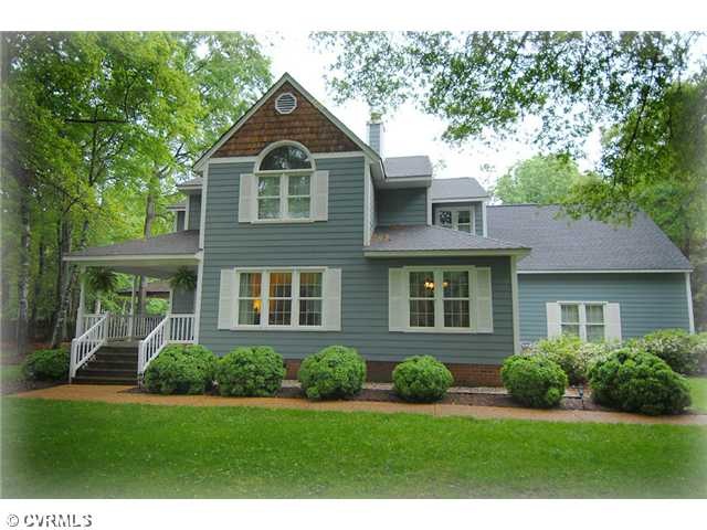 Exterior Front - Delightful Victorian Charmer!
