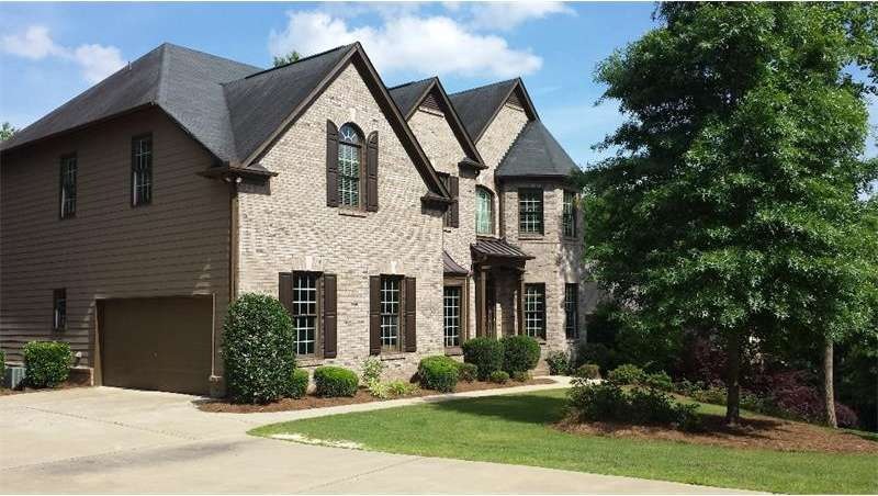 Front view of home
