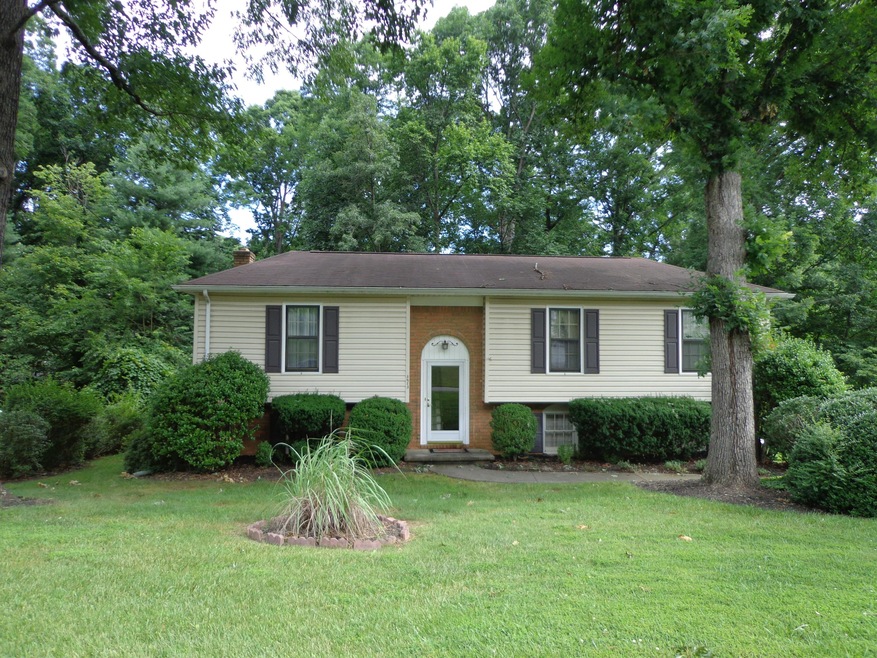 3913 Hummingbird Lane