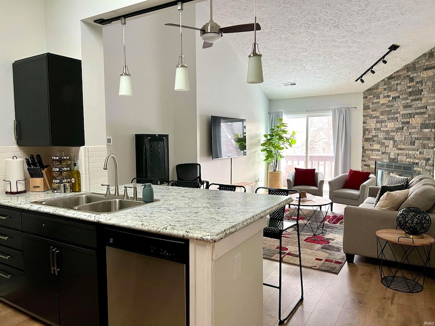 1982 S Bay Pointe Dr unit 34, Bloomington, IN 47401 - photo 1