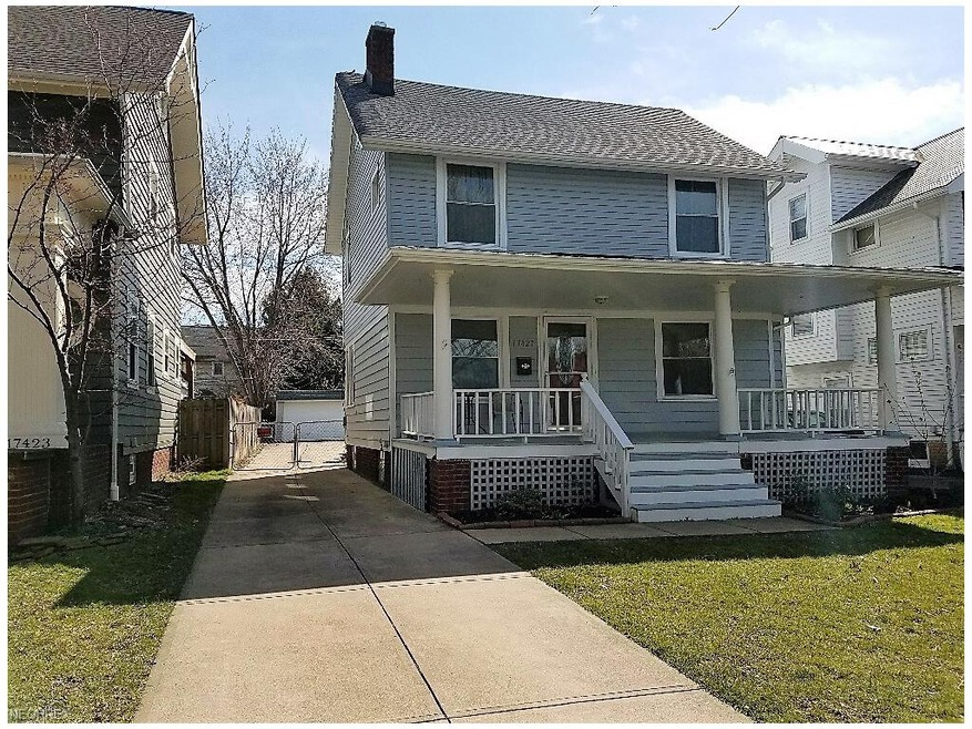 What a wonderful home with beautiful features you love in Western Lakewood!