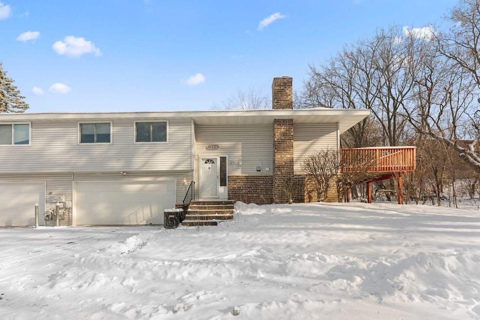 12318 Oak Leaf Ct, Burnsville, MN 55337 - photo 1