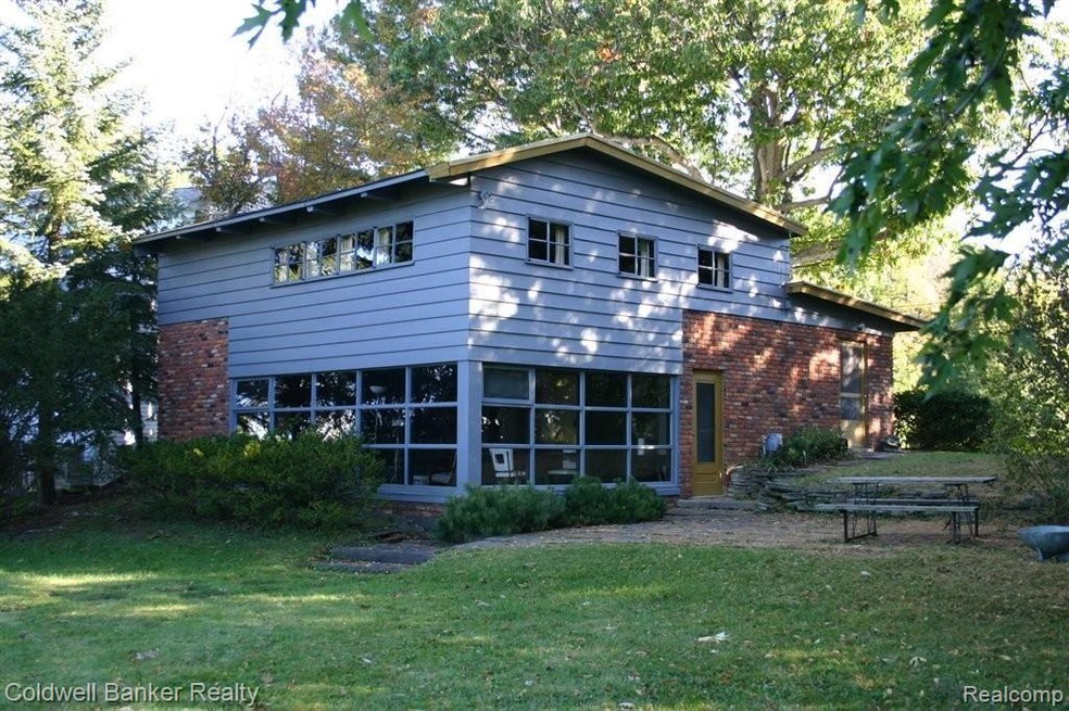 2543 LEROY LANE