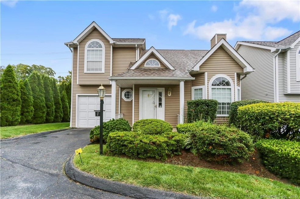 596 Glenbrook Rd unit 1, Stamford, CT 06906 - photo 1