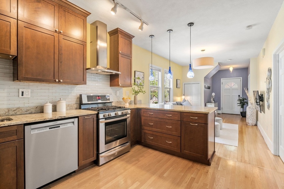 10 Campbell Park unit 10, Somerville, MA 02144 - photo 1