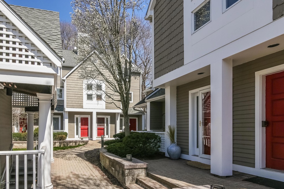 001-Front_View-3965995-medium