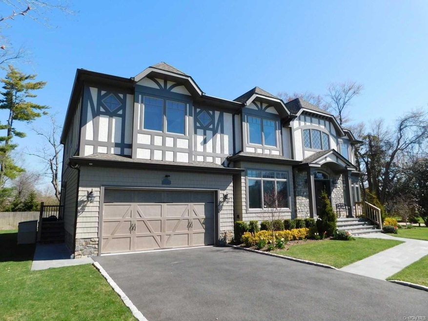 2 Hawthorne Ln, Lawrence, NY 11559 - photo 1