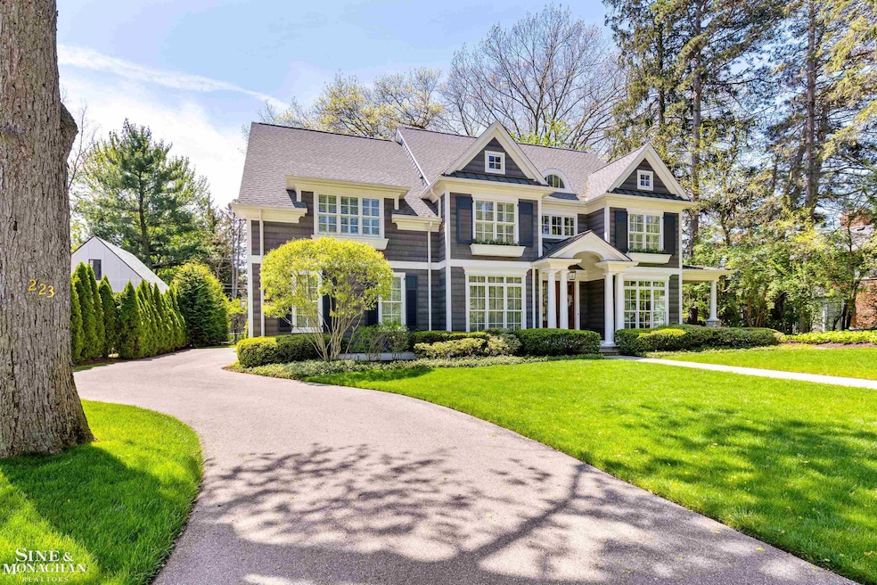 223 Cloverly Rd, Grosse Pointe Farms, MI 48236 - photo 1