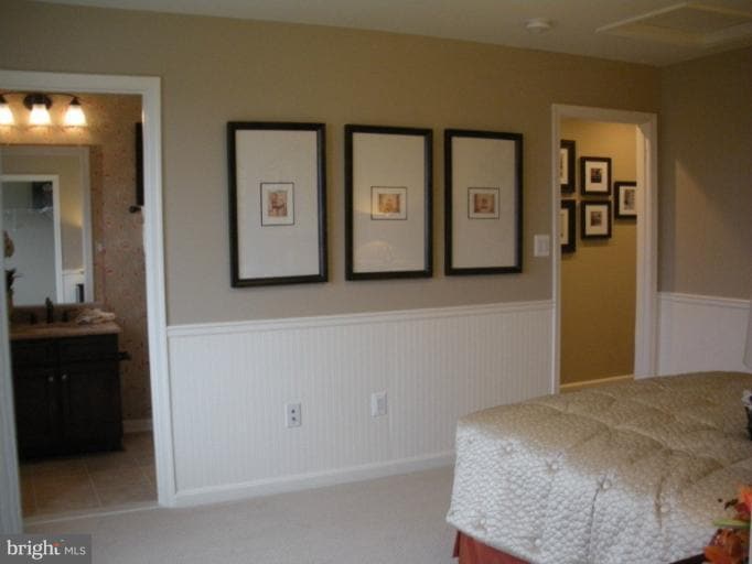 5904 Hunter Crest Rd, Woodbridge, VA 22192 - photo 1