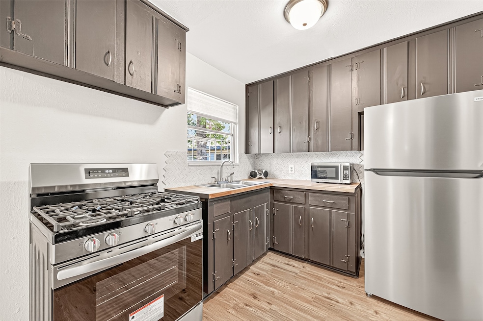 Welcome to your modern kitchen with all NEW appliances!