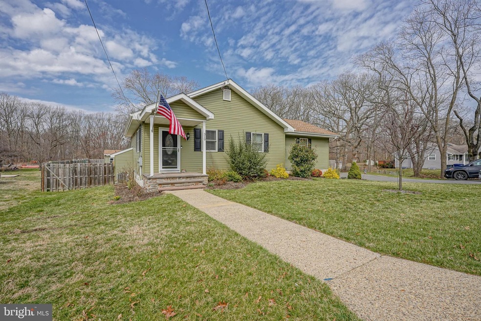 319 Fountain Ave, Burlington, NJ 08016 - photo 1