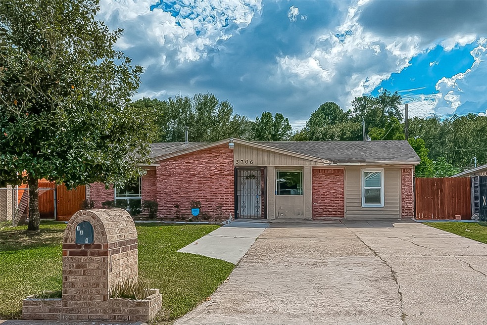 3706 Orange Grove Dr, Houston, TX 77039 - photo 1