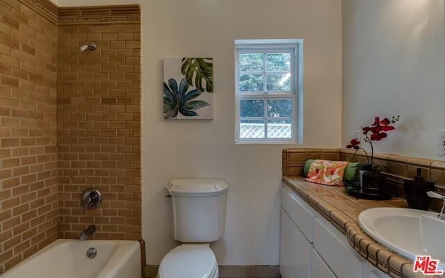 2020 Wellington Rd, Los Angeles, CA 90016 - photo 1