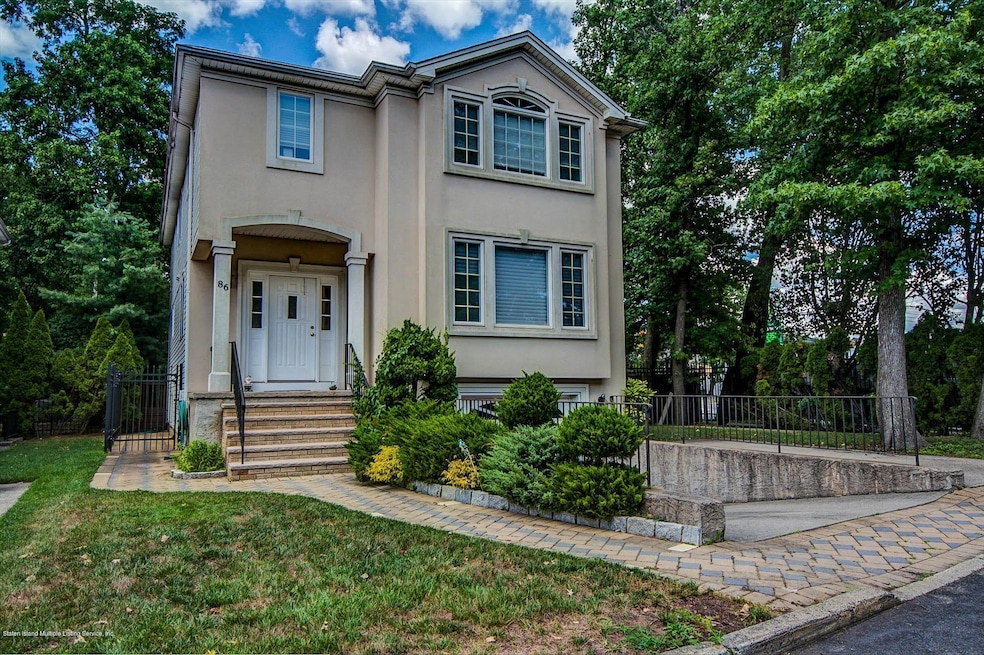 86 Lerer Ln, Staten Island, NY 10307 - photo 1