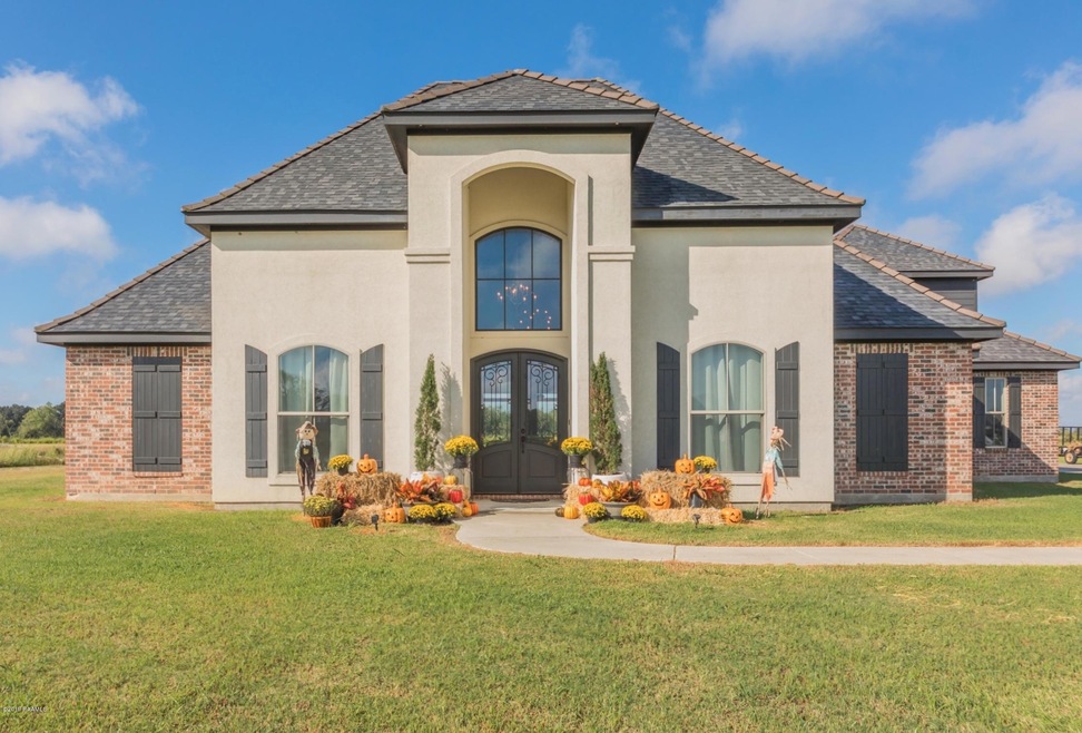 255LakeCoveRd FRONT