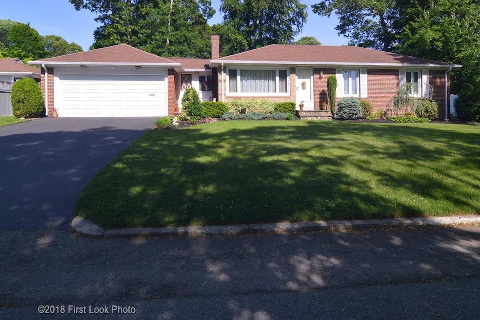 39 Coldbrook Dr, Cranston, RI 02920 - photo 1