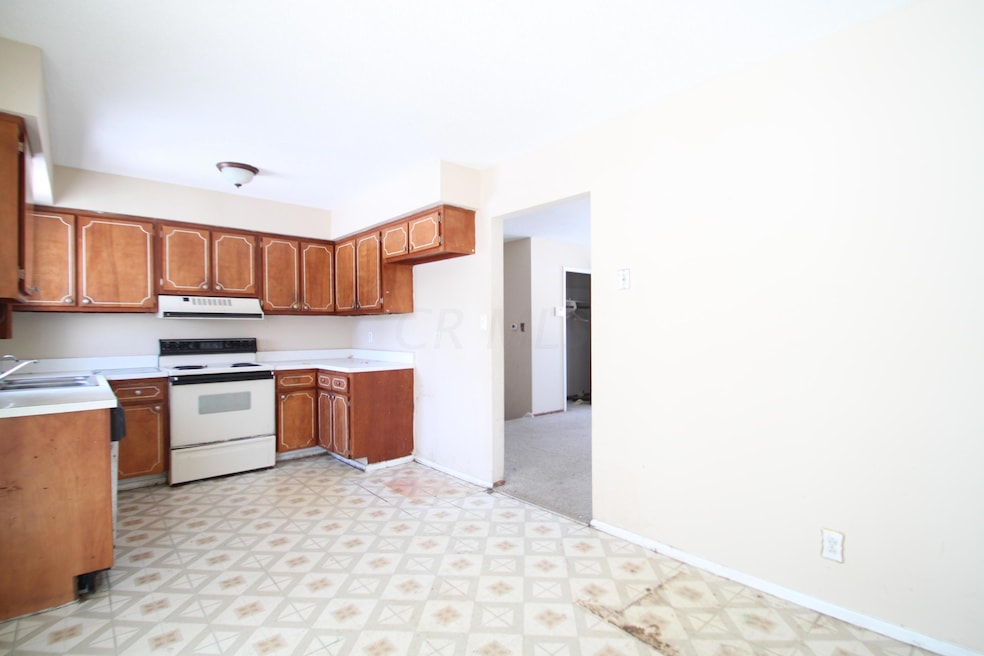 4842 Northtowne Blvd, Columbus, OH 43229 - photo 1