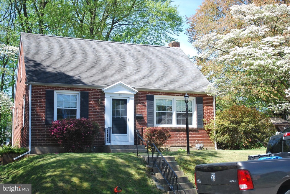 304 Buse St, Ridley Park, PA 19078 - photo 1