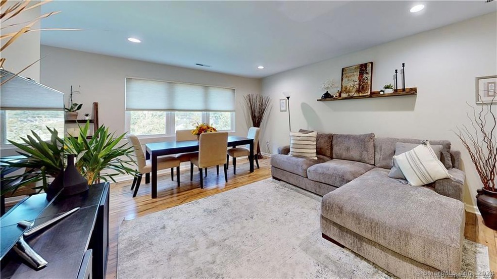 57 Southwind Ln unit 57D, Milford, CT 06460 - photo 1