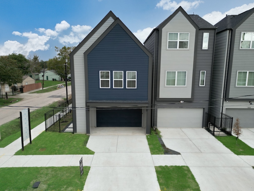 4332 Arlington St, Houston, TX 77022 - photo 1