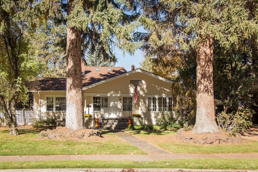 527 NW Congress St, Bend, OR 97701 - photo 1