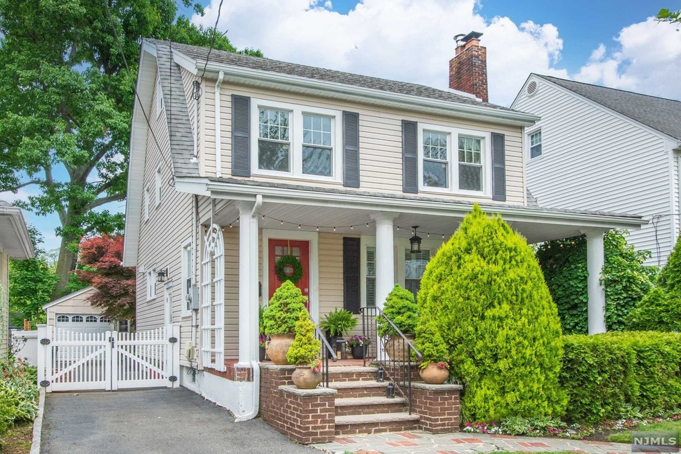 25 Oakridge Rd, Bloomfield, NJ 07003 - photo 1