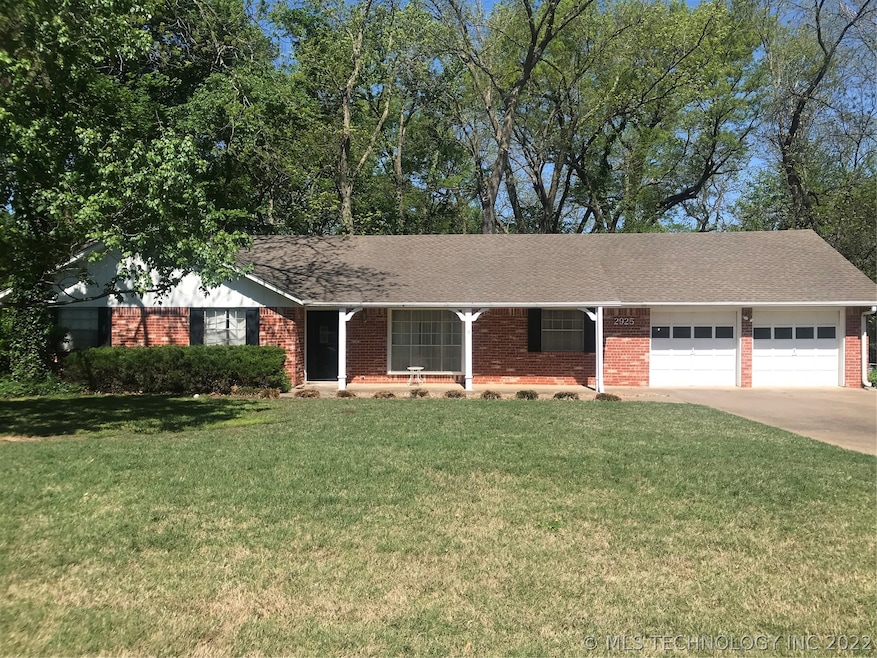 2925 Cambridge Ct, Bartlesville, OK 74006 - photo 1