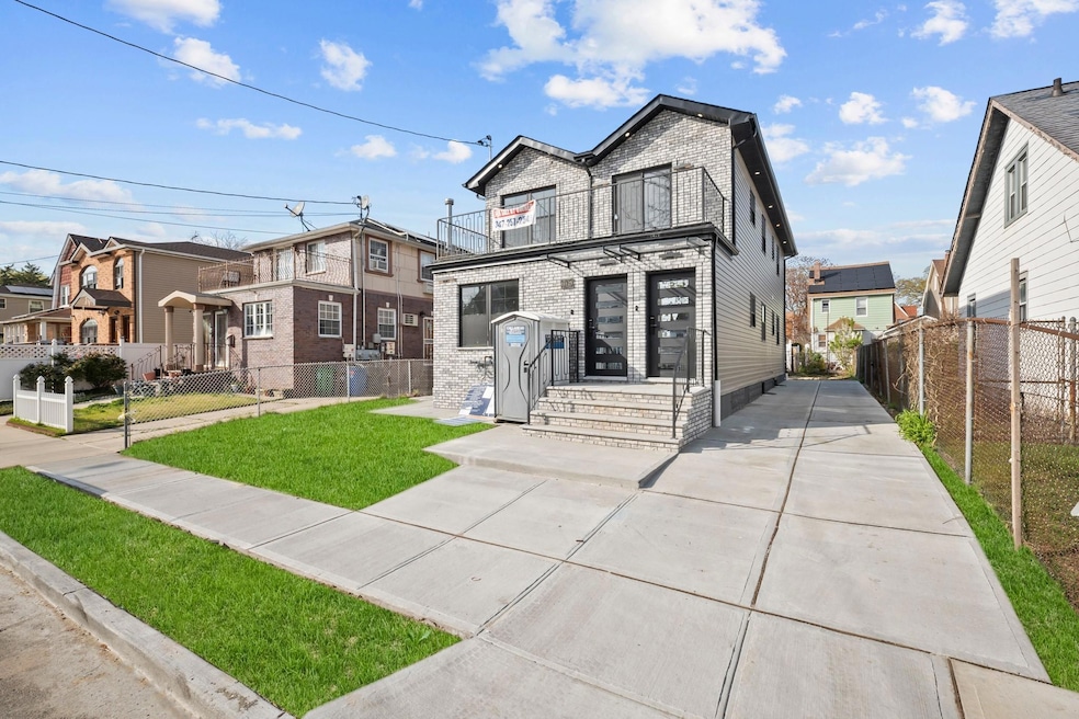 Sold $1,370,000 • Co-Listing Agent