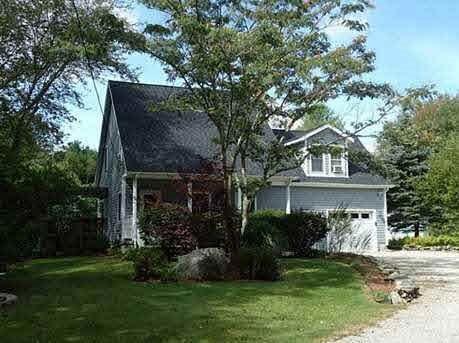 841 Mooresfield Rd, Saunderstown, RI 02874 - photo 1