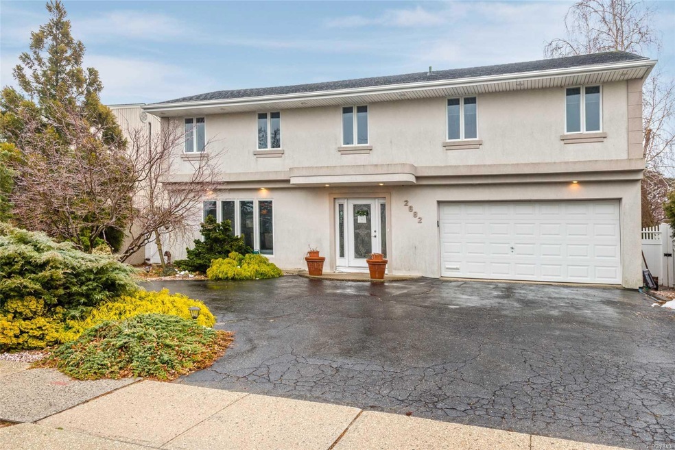 2682 Dorothy St, Bellmore, NY 11710 - photo 1