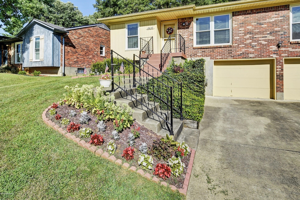 8416 Roseborough Rd, Louisville, KY 40228 - photo 1