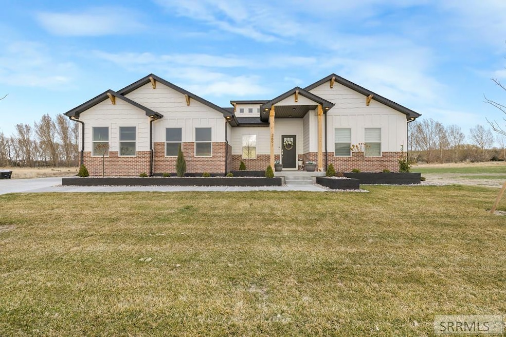 For Sale $814,000