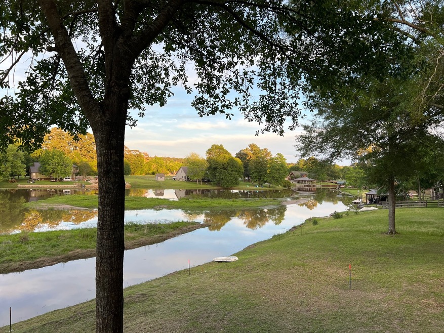 72 Hunter's Creek Dr, Huntsville, TX 77340 - photo 1