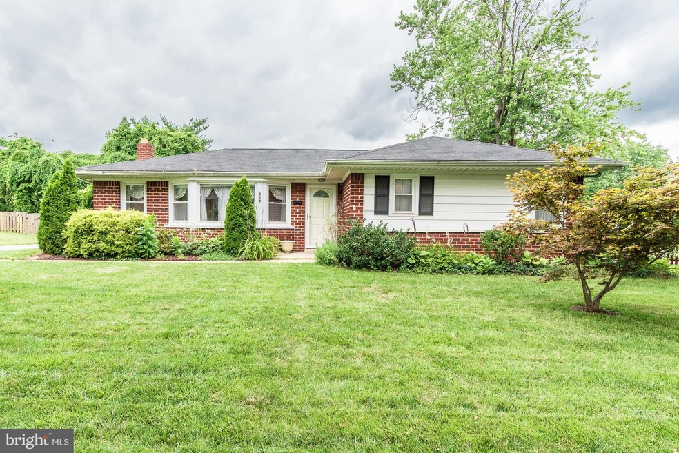 922 Starbit Rd, Towson, MD 21286 - photo 1