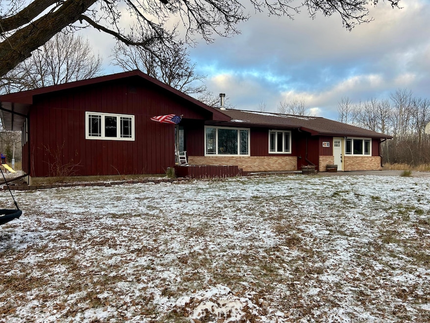 10496 160th St NE, Thief River Falls, MN 56701 - photo 1