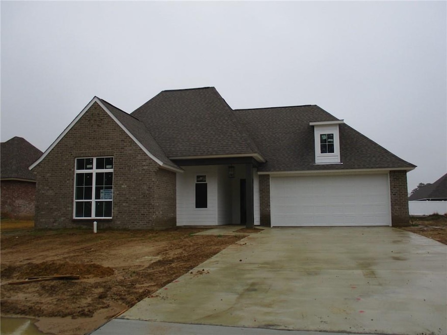 318 Saint Landry Dr, Pineville, LA 71360 - photo 1