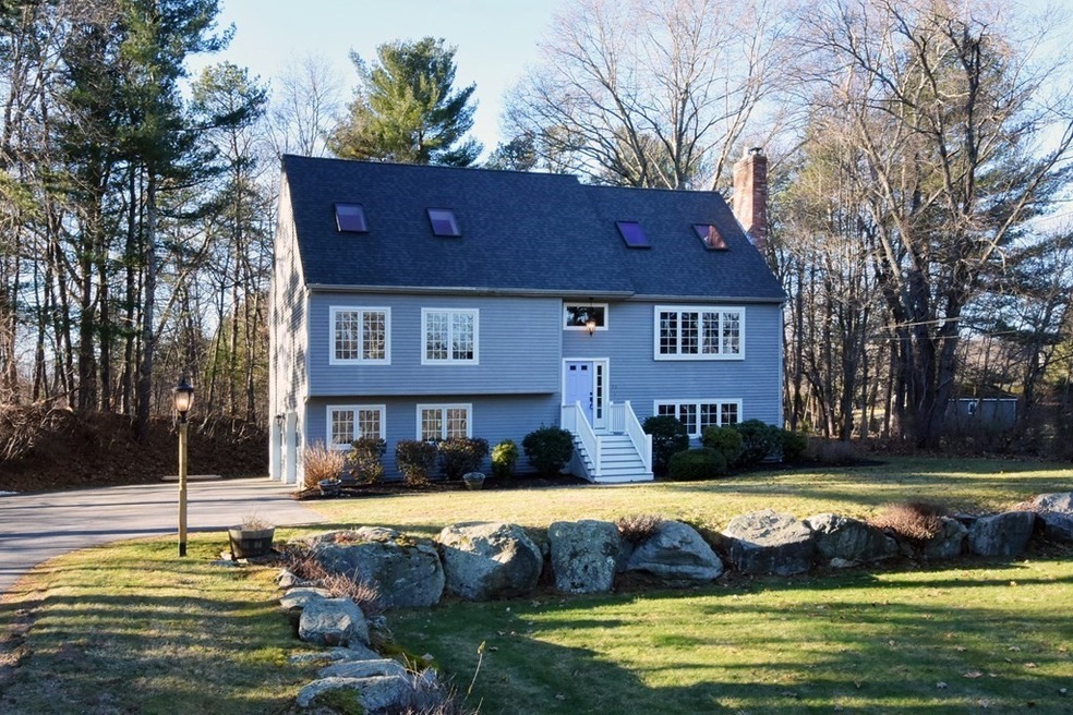 32 Davis St, Northborough, MA 01532 - photo 1