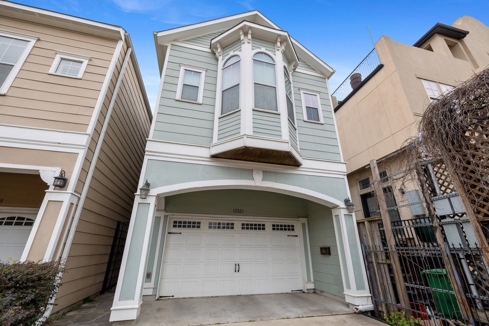 Welcome to 1332 W 25th, #C!