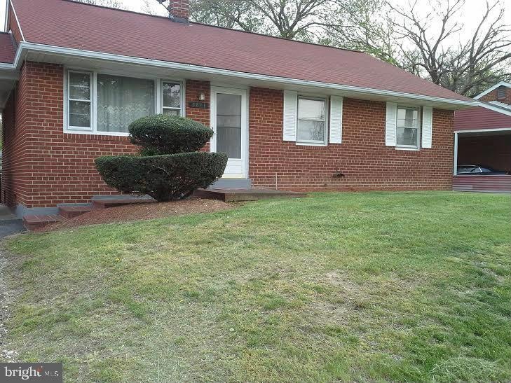 5811 Walker Mill Rd, Capitol Heights, MD 20743 - photo 1