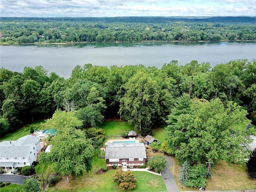 100 Waters Edge, Congers, NY 10920 - photo 1
