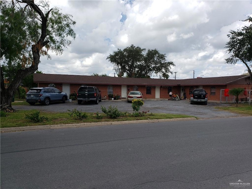 817 E Preston Ave, Pharr, TX 78577 - photo 1