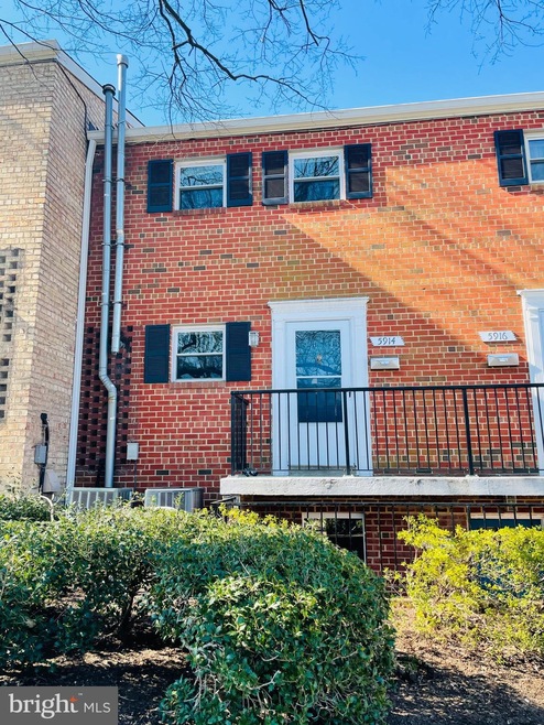 5914 Mayflower Ct, Alexandria, VA 22312 - photo 1