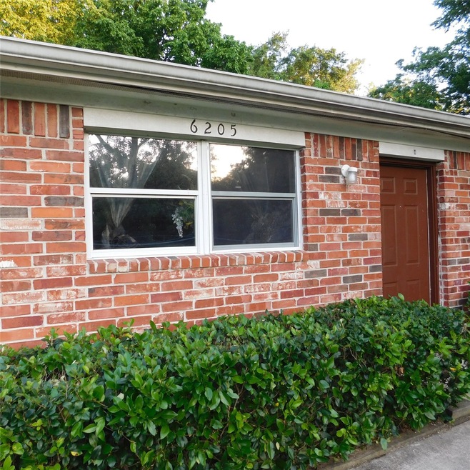 6205 W Montgomery Rd unit A, Houston, TX 77091 - photo 1
