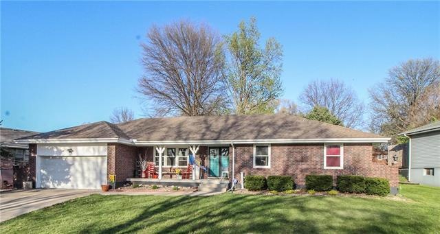 916 NW 12th St, Blue Springs, MO 64015 - photo 1