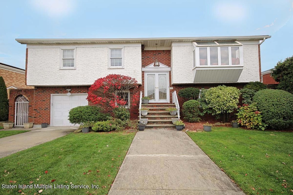 558 Rensselaer Ave, Staten Island, NY 10312 - photo 1