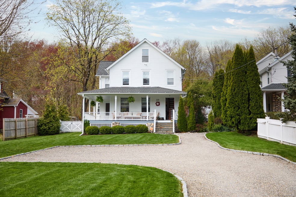 221 Silvermine Ave, Norwalk, CT 06850 - photo 1