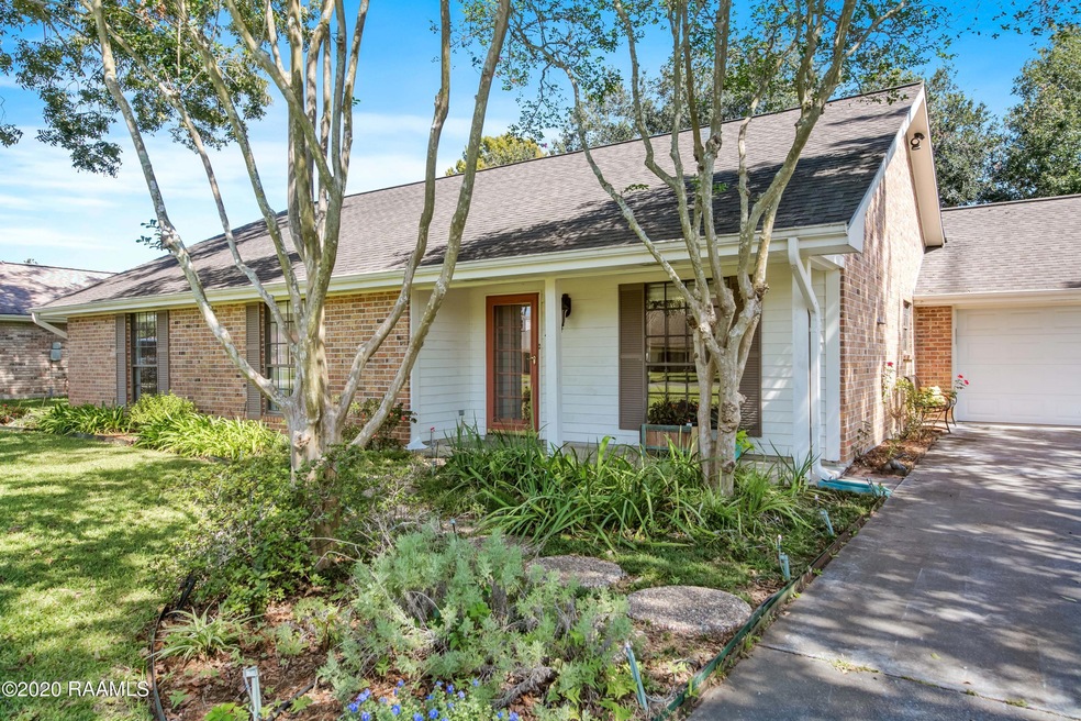 403 Presbytere Pkwy -3