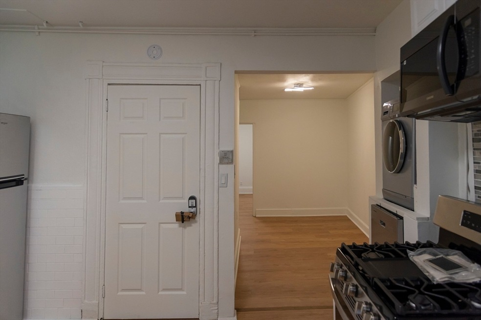 144 Salem St unit 2, Boston, MA 02113 - photo 1