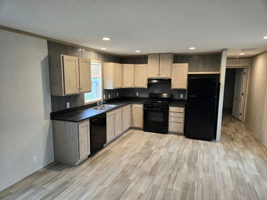 3900 Clark Ln unit 158, Columbia, MO 65202 - photo 1