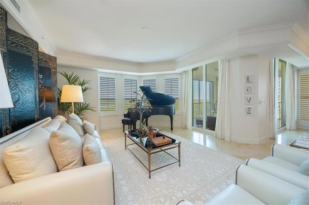 Spacious, bright and open living room